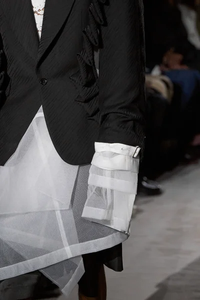 Look 10